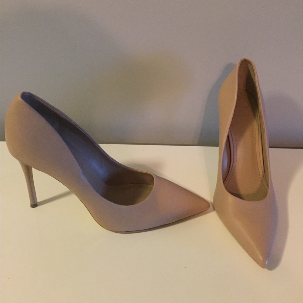Guess stiletto nude/beige point pumps 9/39